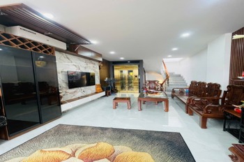Bán Nhà Tây Hồ 7 Tầng - Vị Trí Đắc Địa - Full Nội Thất - Giá Tốt