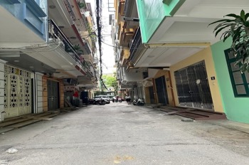Duy nhất phân lô Trần Quốc Hoàn - Cầu Giấy 37m², 6 tầng, ô tô tránh, ngõ thông, kinh doanh