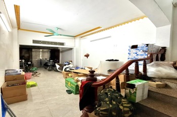 Bán nhà vị trí đắc địa, ô tô tránh, gần ngã ba - Giá Tốt