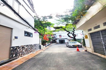 Nhà Phố Hoàng Hoa Thám - 3PN, 5 Tầng, Ngõ Thông, Gần Hồ Tây