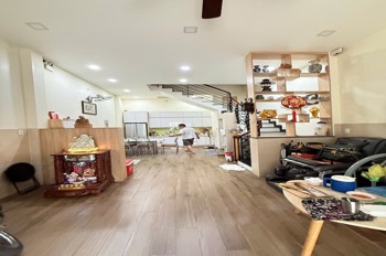 Nhà Quận 3 - 4 Tầng, 3PN, 6.3 tỷ - Vị trí đẹp, dân trí cao
