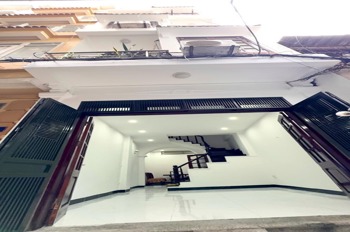 Bán Nhà Đẹp Cầu Giấy - Ngõ Nông, Gần Phố, Giá 9.5 tỷ