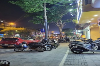 Bán nhà mặt phố Nguyễn Thái Học, 220m2, sổ đỏ, trung tâm Ba Đình, giá tốt nhất