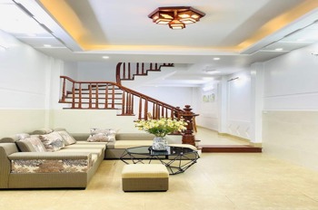 Bán nhà Cầu Giấy: Vị trí đẹp, 40m2, 8 tỷ, gần oto, ngõ thông