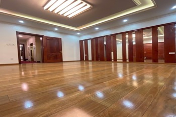 Bán gấp Biệt Thự Độc Bản Lạc Long Quân - View Hồ Tây - Giá Tốt