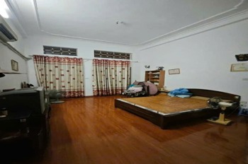 Bán Nhà Mặt Phố Trần Quốc Hoàn 55m2, 3 Tầng, Giá 18.8 Tỷ - Vị Trí Đắc Địa