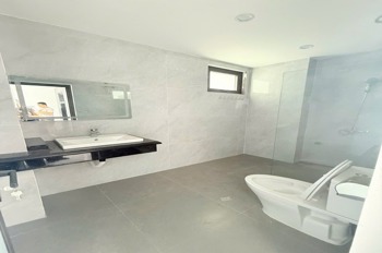 Bán nhà 7 tầng lô góc Long Biên - 90m² - Giá 23.6 tỷ