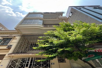 Bán nhà đẹp Cầu Giấy - 75m2, 4 tầng, giá 34 tỷ - Vị trí đắc địa