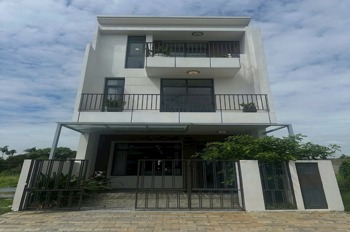 Nhà phố 5x16, 3 tầng, Bình Chánh: Đối diện chợ, kề quốc lộ 1A