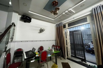 Bán nhà riêng 41m2 gần Vạn Phúc City, QL13 - Giá 4.6 tỷ