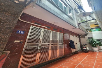Bán nhà Đội Cấn 44m2, 5 Tầng, 9.3 Tỷ - Vị Trí Đẹp, Tặng Nội Thất