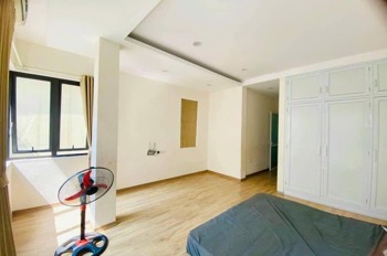 Bán nhà mặt phố Hào Nam - Vị trí đắc địa, kinh doanh sầm uất - Giá 10 tỷ