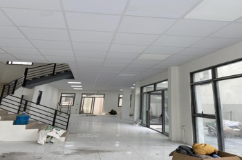 Cho thuê văn phòng tầng 1 biệt thự Dương Nội: Hoàn thiện, đẹp, sẵn điều hòa