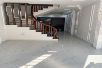 Bán nhà tân lập đan phượng 42m5 5 tầng, oto đỗ cổng, giá tốt