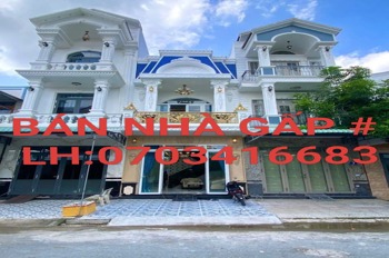 Bán Biệt Thự Hiện Đại, Vị Trí Đắc Địa, Giá Tốt - Bình Chánh, TP.HCM