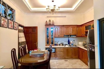Bán nhà phố Lê Thái Tổ, Hoàn Kiếm - 16 tỷ - Vị trí đẹp, 3 tầng, full nội thất