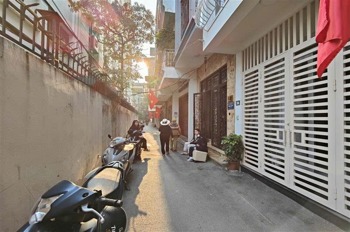 Bán nhà Nghi Tàm - 63m2, 5 Tầng, Thang Máy, 2 Mặt Thoáng - Giá 15.3 tỷ