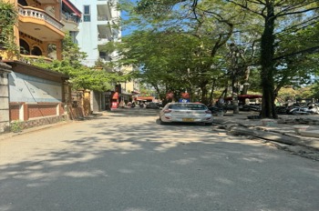 Bán Nhà Phố Trần Duy Hưng: 125m2, 4 Tầng, Mặt Tiền 8.2m, View Hồ, Giá 53.5 Tỷ