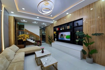 Bán nhà hẻm xe hơi Quận 10, Thành Thái - 14.5 tỷ - Nở hậu, cấp 4
