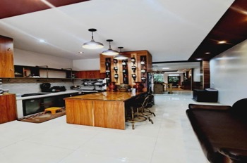 Nhà Mặt Tiền Tân Bình - 80m2, 3 Tầng BTCT, Vị Trí Đắc Địa Gần Ngã Tư Bảy Hiền