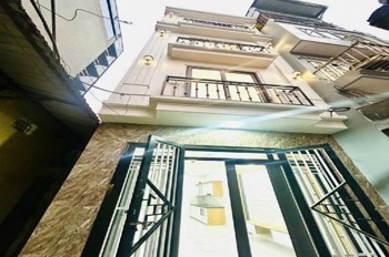 Bán Nhà Phố Lĩnh Nam 5 Tầng, 6 Tỷ, Ô Tô Đỗ, Nội Thất Cao Cấp