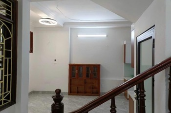 Nhà Phố Đê La Thành - 42m2 - 8.6 tỷ - Tặng Nội Thất - Ngõ Ô Tô