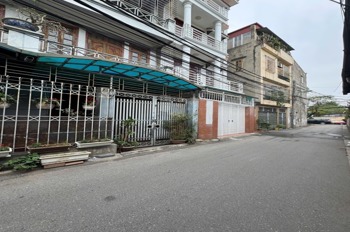Bán nhà Hoa Lâm, Long Biên: 3 tầng, 61m², mặt tiền 4.4m, ô tô vào nhà - Giá 12 tỷ