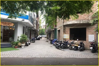 Nhà phố Nguyễn Ngọc Vũ 106m2 - Kinh doanh, Ô tô vào cửa, Vỉa hè rộng
