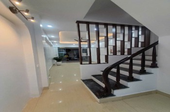 Bán Nhà Lĩnh Nam 6 Tầng, 6 Tỷ, Ô Tô Vào Nhà