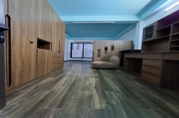 Diện Tích Rộng Dân Xây - Nhà 5 Tầng, 4 Phòng Ngủ, Giá 8.4 Tỷ - Đống Đa