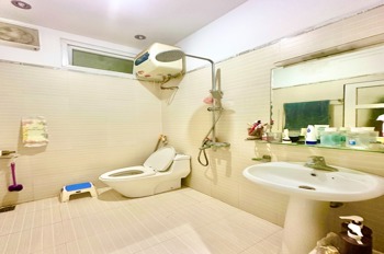 Bán nhà Nguyễn Ngọc Vũ, 62m2, Giá 8.5 tỷ - Vị trí đẹp, Tiện ích đầy đủ