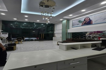 Cho Thuê Tòa Nhà Mặt Tiền Quận 3, TP.HCM - 10.500 USD/Tháng