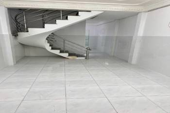 Gần Trần Xuân Soạn – Nguyễn Thị Thập – Huỳnh Tấn Phát