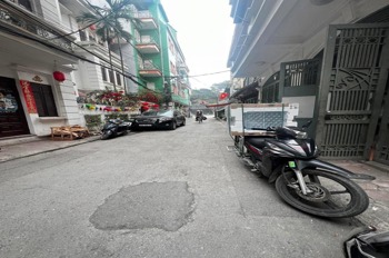 Bán nhà riêng phân lô Hoàng Quốc Việt, Cầu Giấy: 50m2, 3 tầng, 13.8 tỷ