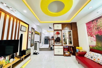Định cư Bán Nhà Đẹp 4 Tầng, Nguyễn Văn Trỗi, 52m2, 7.3 Tỷ | Phú Nhuận