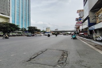 Nhà Ngã Tư Bạch Mai, 5 Tầng Tiện Ích: Vị Trí Vàng, Pháp Lý Chuẩn