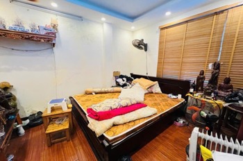 Bán nhà Cầu Giấy - Lô Góc - 33m2 - 7.5 Tỷ - Vị Trí Đắc Địa