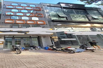 Nhà Mặt Tiền Quận 5 Giá Tốt: 17.9 Tỷ - Kinh Doanh, Cho Thuê Ngay