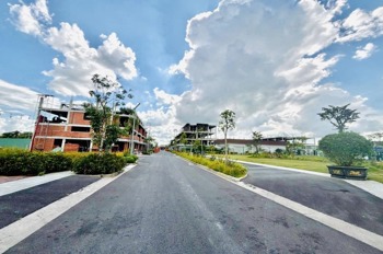 Nhà phố mới xây, an ninh khép kín - Sổ hồng riêng - Vị trí đắc địa Bình Chánh