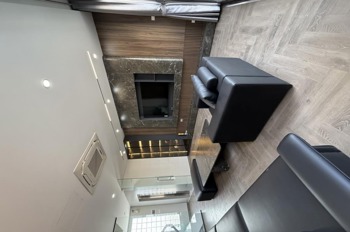 Bán nhà 5 tầng Ngọc Lâm, Long Biên: Gara, Thang Máy, 77m² - Giá 22.2 Tỷ