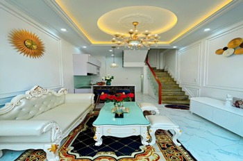 Cho Thuê Nhà Nguyên Căn Quận 10 - Vị Trí Đắc Địa, Nội Thất Đầy Đủ