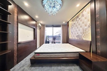 Nhà phố Đống Đa View Hồ Hoàng Cầu - Kinh Doanh - 6 Tầng - Giá 32 tỷ