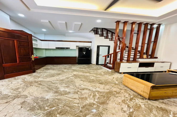 NHÀ MỚI Ô TÔ ĐỖ CỬA Phố Nguyễn Sơn-Long Biên  31m2 X 5 Tầng, mặt tiền5.8m, 8.2 tỷ Long Biên