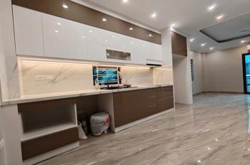 NHÀ ĐẸP TỦNG TÂM PHỐ TRẬM- CỔ LINH 43m2 X 6 tầng,mặt tiền 5m,13.2 tỷ Long Biên.Ô TÔ ĐỖ CỬA- VÀO NHÀ