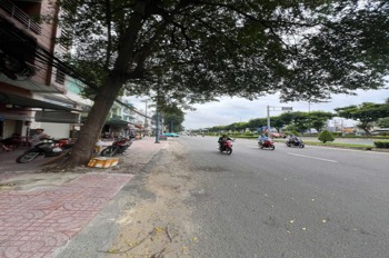 Bán Gấp Nhà Mặt Tiền Trường Chinh, Quận 11 - Vị Trí Đắc Địa, Kinh Doanh Sầm Uất