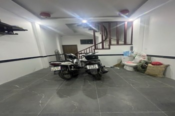 Bán nhà cầu diễn giá rẻ: 5 tầng, 9 phòng khép kín, full đồ - 7.7 tỷ