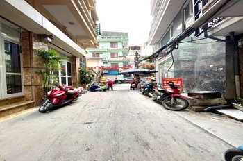 Bán nhà Ba Đình - Hoàng Hoa Thám - 81m2 x 4T - Ô tô đỗ cửa - Giá 17.86 tỷ