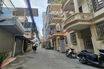 Bán nhà Thái Hà - 67m² x 5 tầng, ô tô vào nhà, giá 19.8 tỷ
