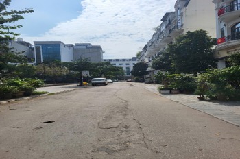 Bán Liền Kề Tôn Thất Thuyết - Cầu Giấy | 198m2 - Mặt Tiền 10m - Giá 115 Tỷ