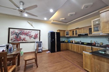 Biệt Thự Tây Hồ Gara Ô Tô - Vị Trí Vàng, Gần Hồ Tây